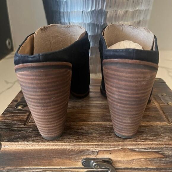 Sam Eldelman Alison Suede Heels in Black - Picture 8 of 10